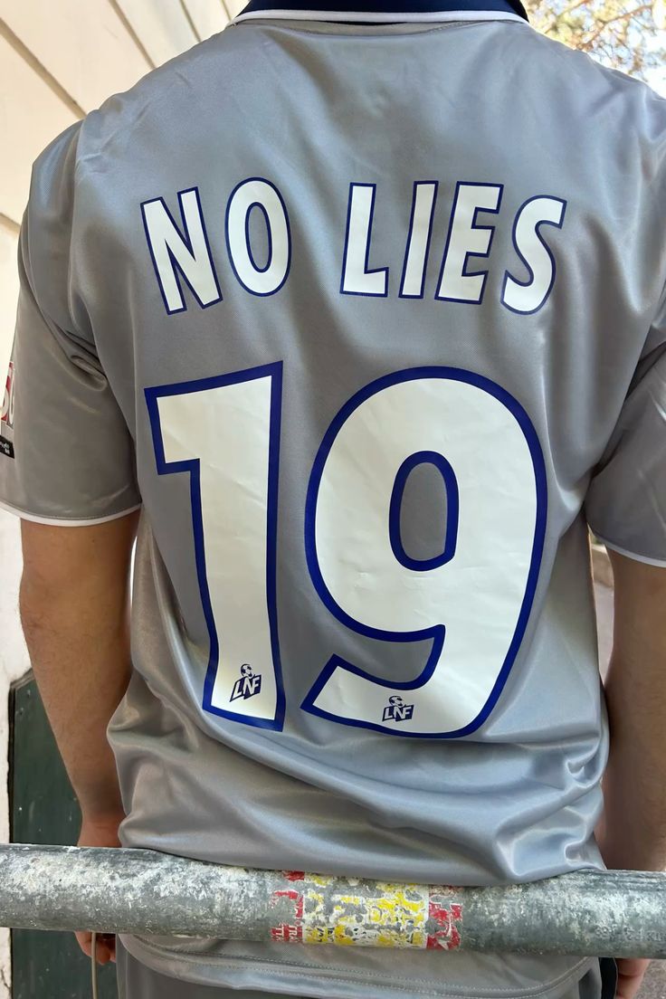 Foto de Elena López con su camiseta