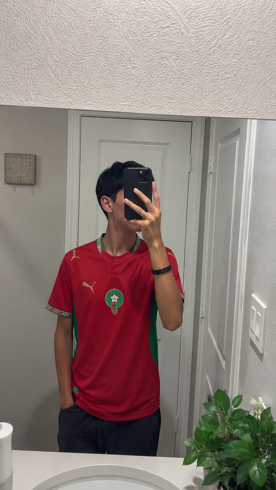 Foto de Víctor Hernández con su camiseta