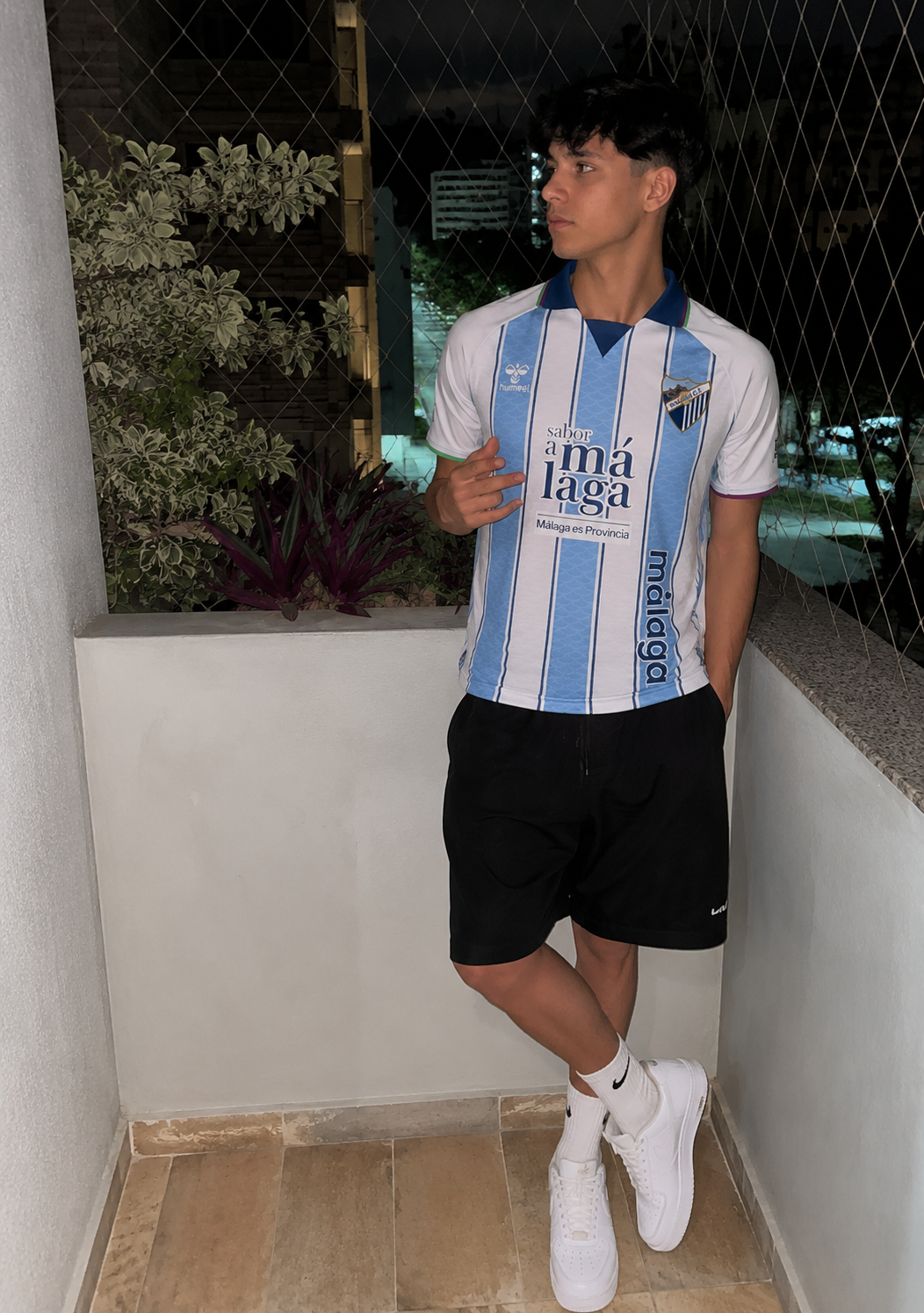 Foto de Laura Castro con su camiseta
