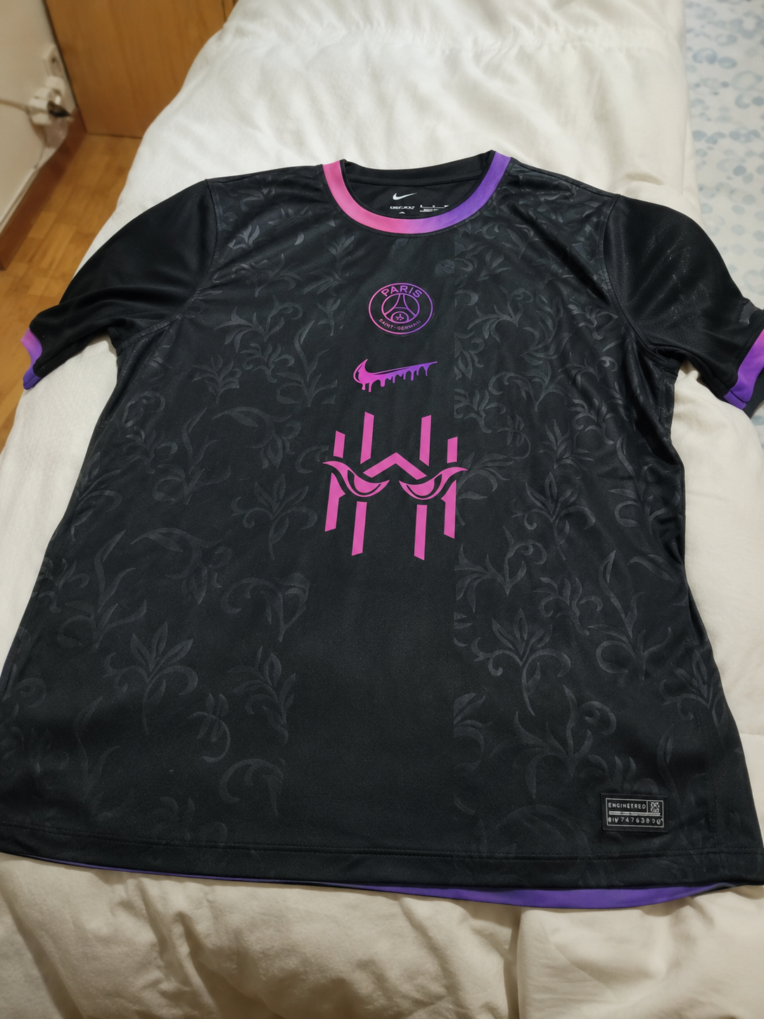 Foto de María Romero con su camiseta